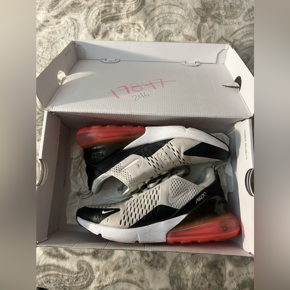 Nike Air270 Women’s size 8